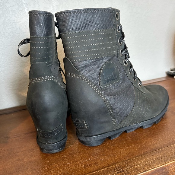 Sorel Joan of Arctic Wedge Boots - Picture 2 of 5